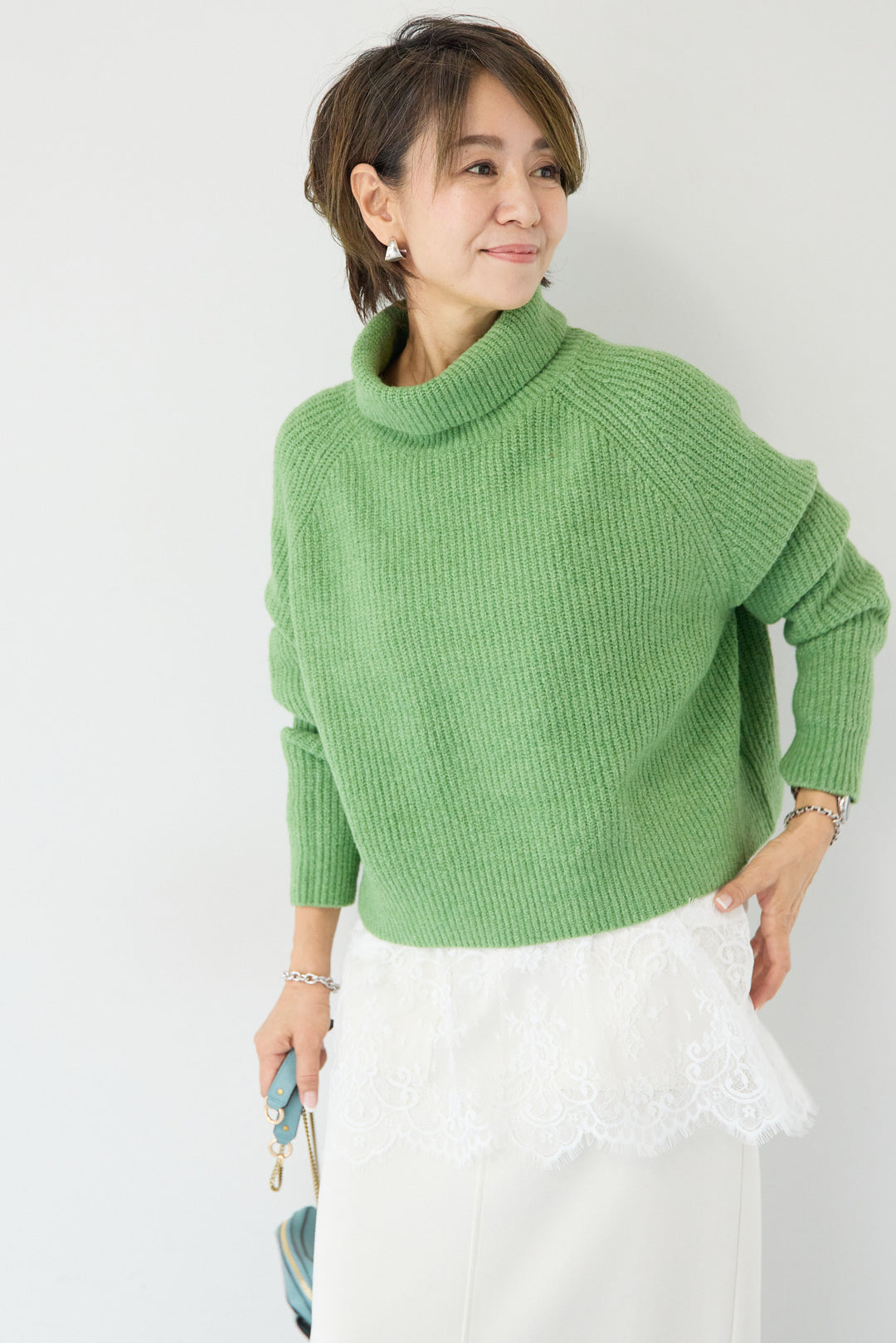 ウール混リブタートルショートニット