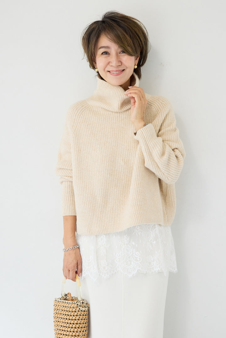 ウール混リブタートルショートニット