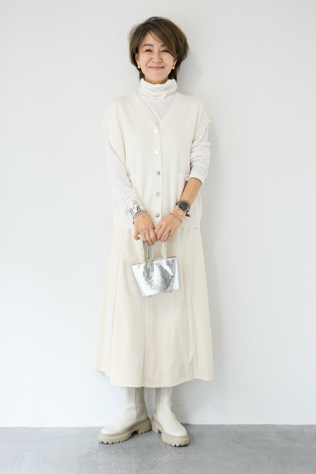 スエードセミフレアスカート