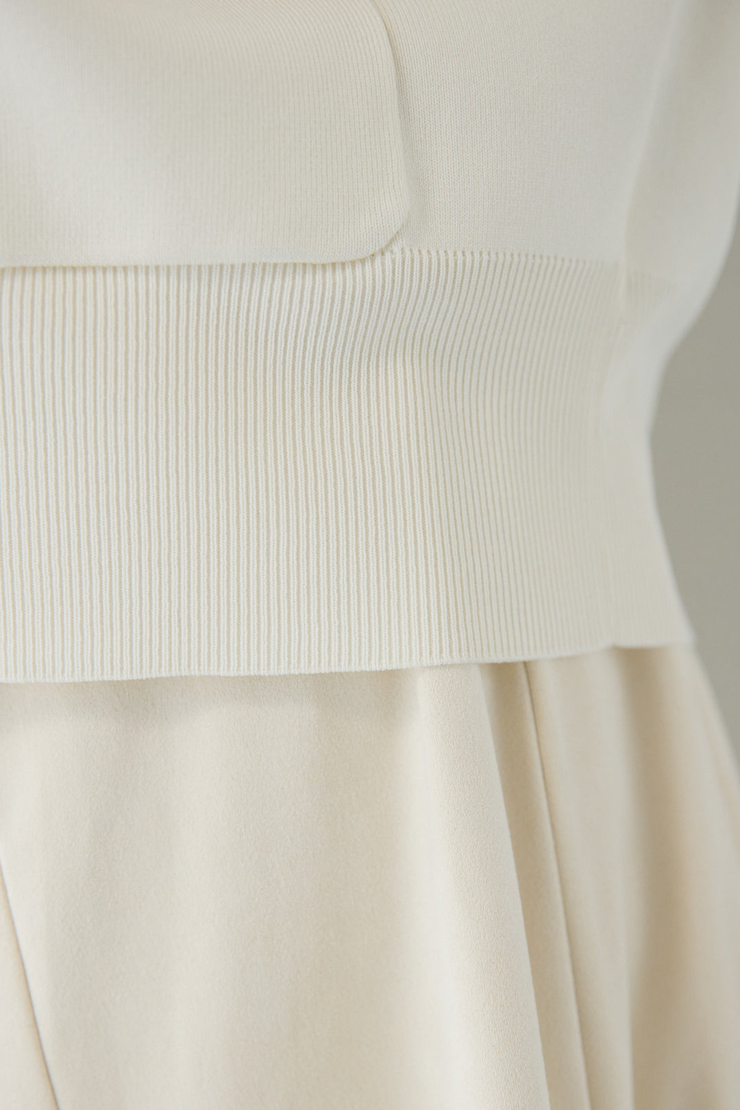 [SET]ストレッチニットベスト+スエードセミフレアスカート(2set)