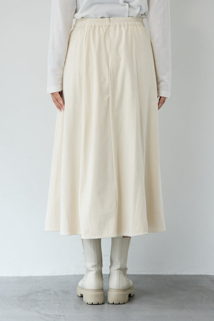 スエードセミフレアスカート