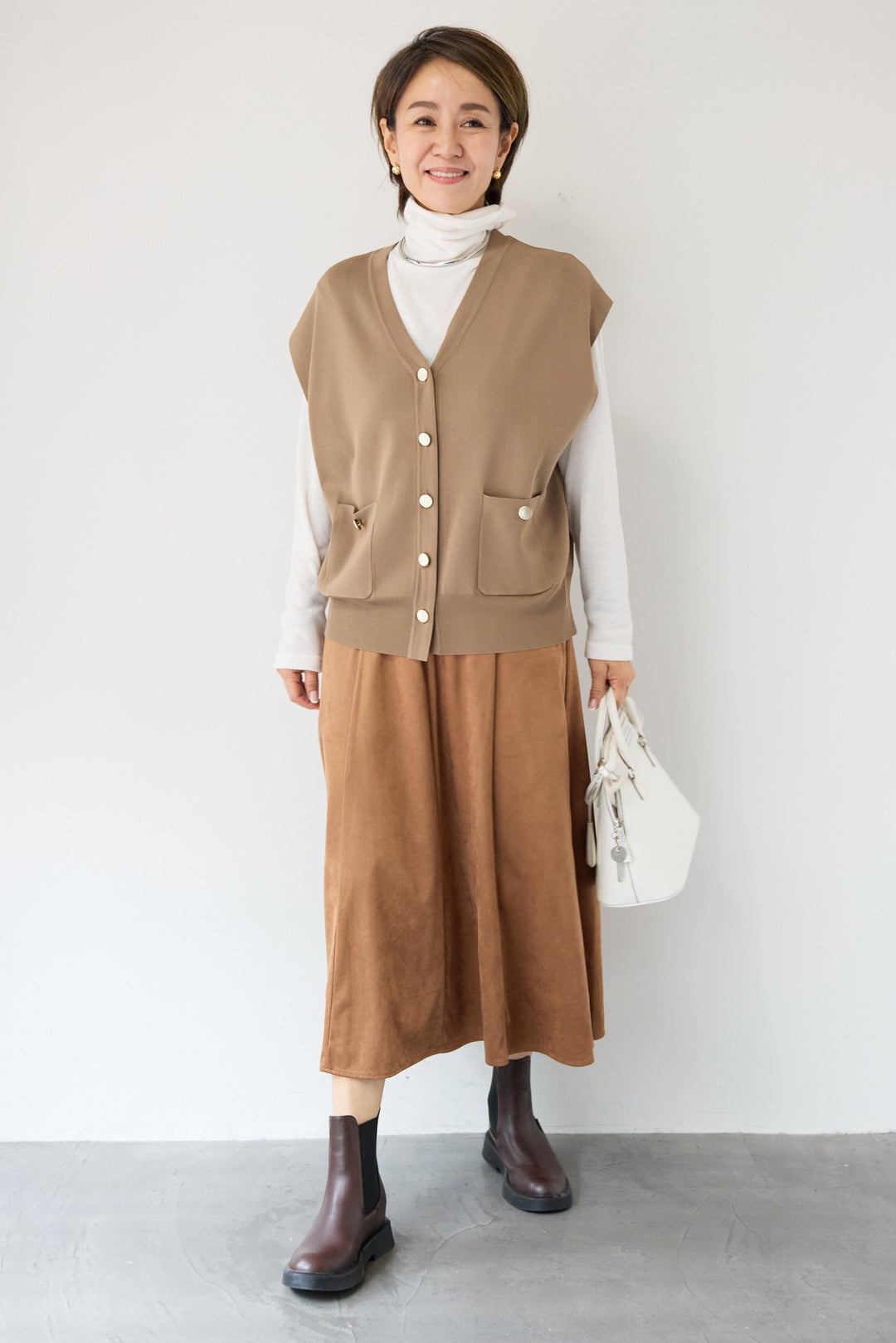 スエードセミフレアスカート