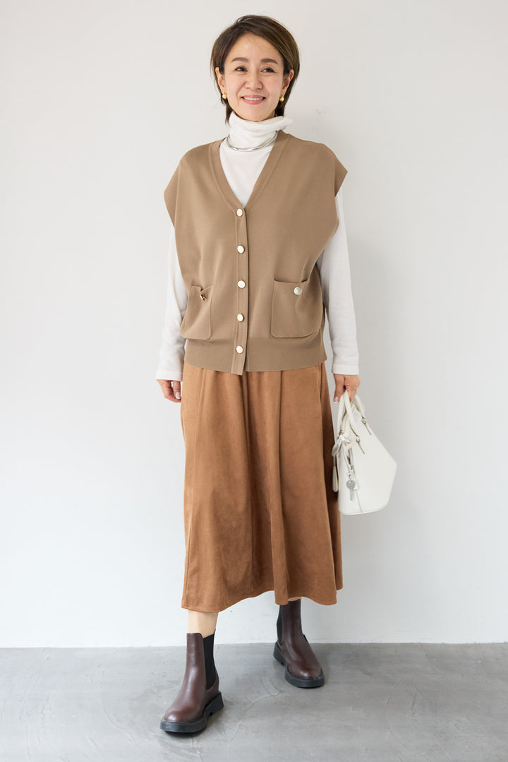 スエードセミフレアスカート