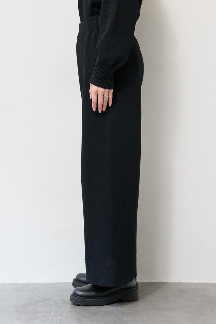 ニットカーディガン＋ニットパンツ