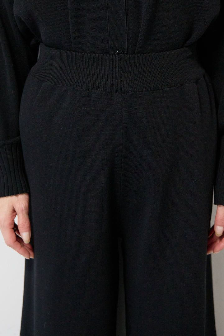 ニットカーディガン＋ニットパンツ