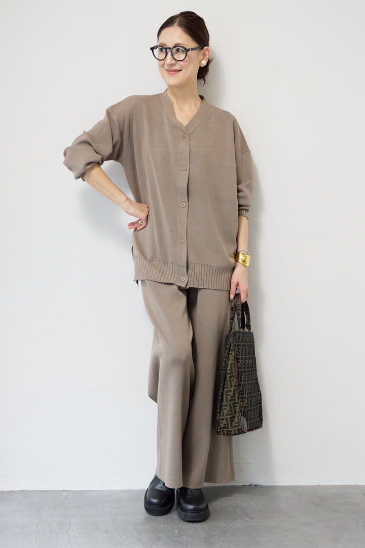 ニットカーディガン＋ニットパンツ