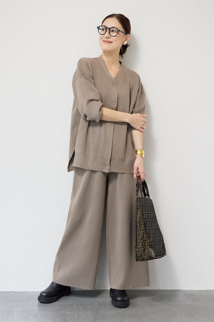 ニットカーディガン＋ニットパンツ