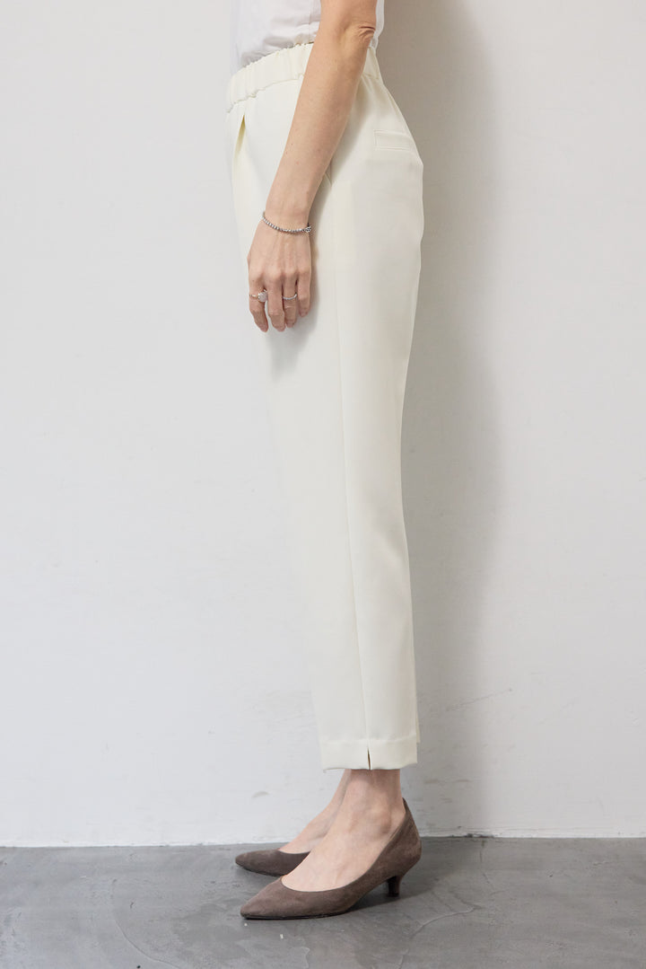 ウォッシャブルテーパードパンツ