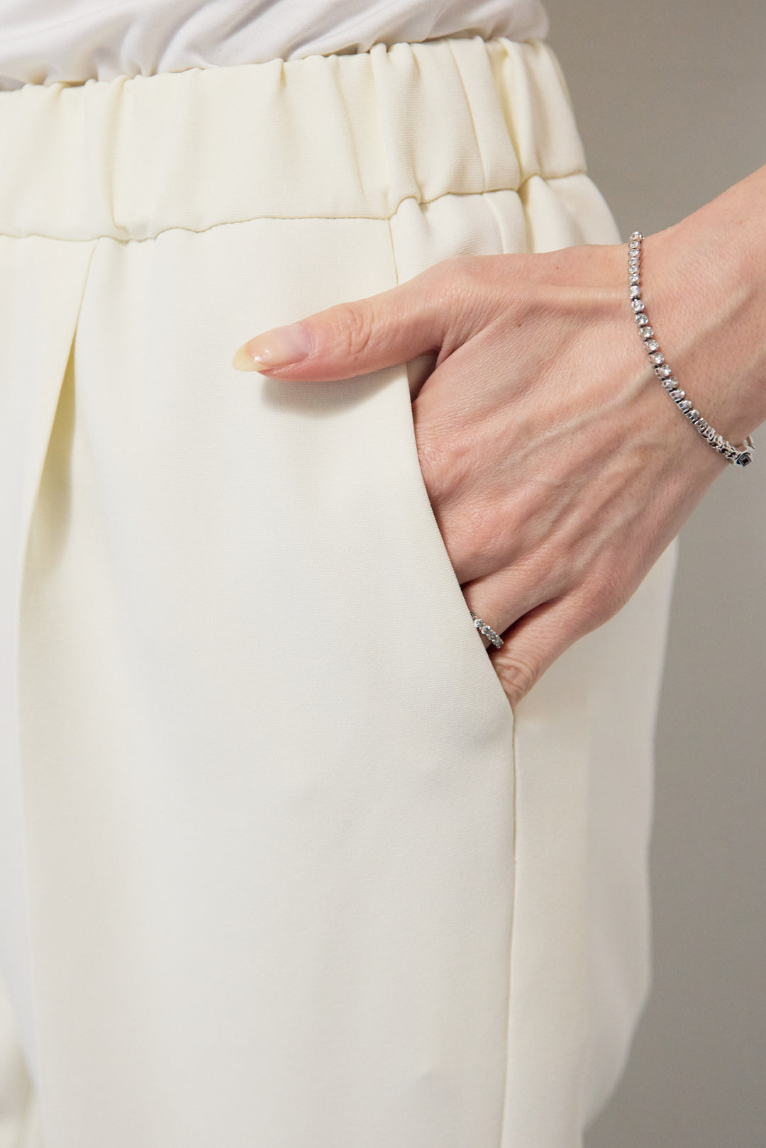 ウォッシャブルテーパードパンツ