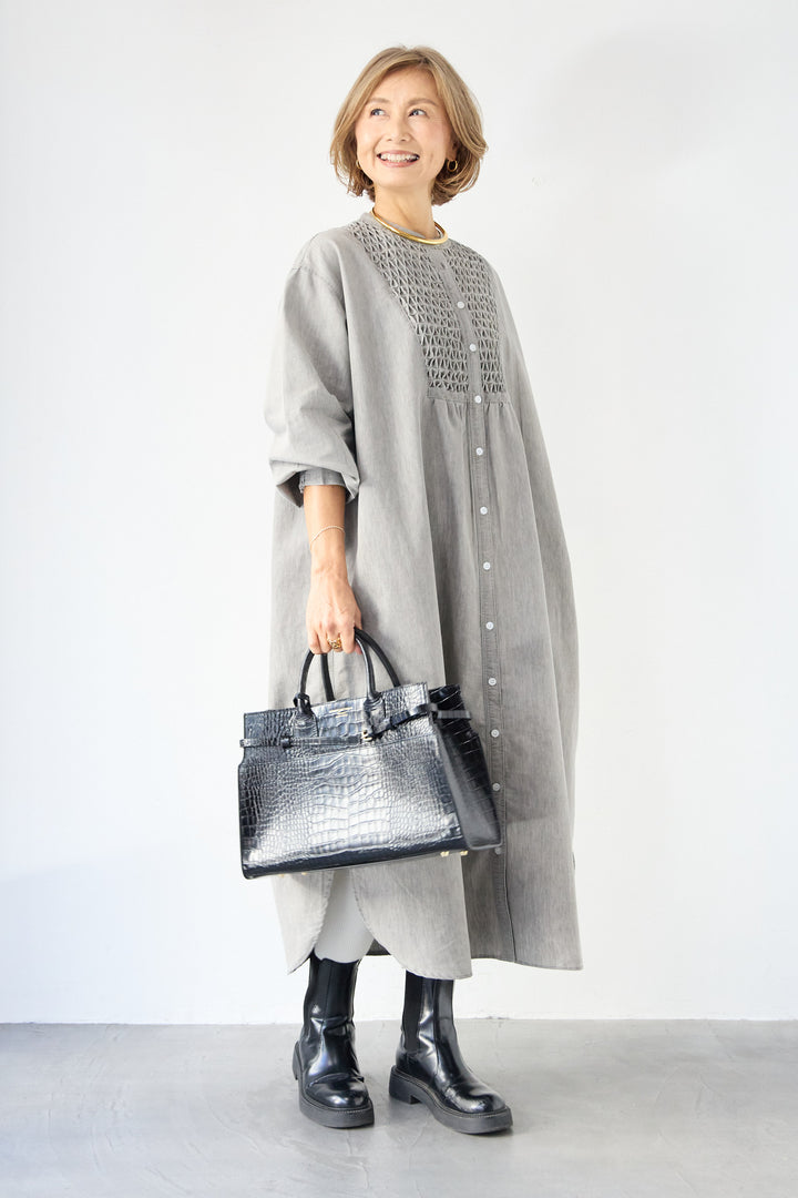 ハンドスモッキングデニムワンピース