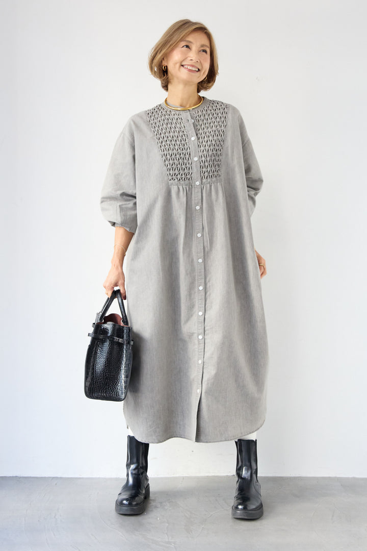 ハンドスモッキングデニムワンピース