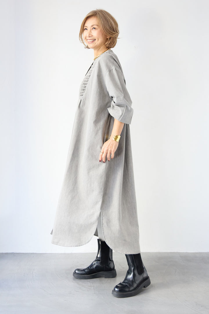 ハンドスモッキングデニムワンピース