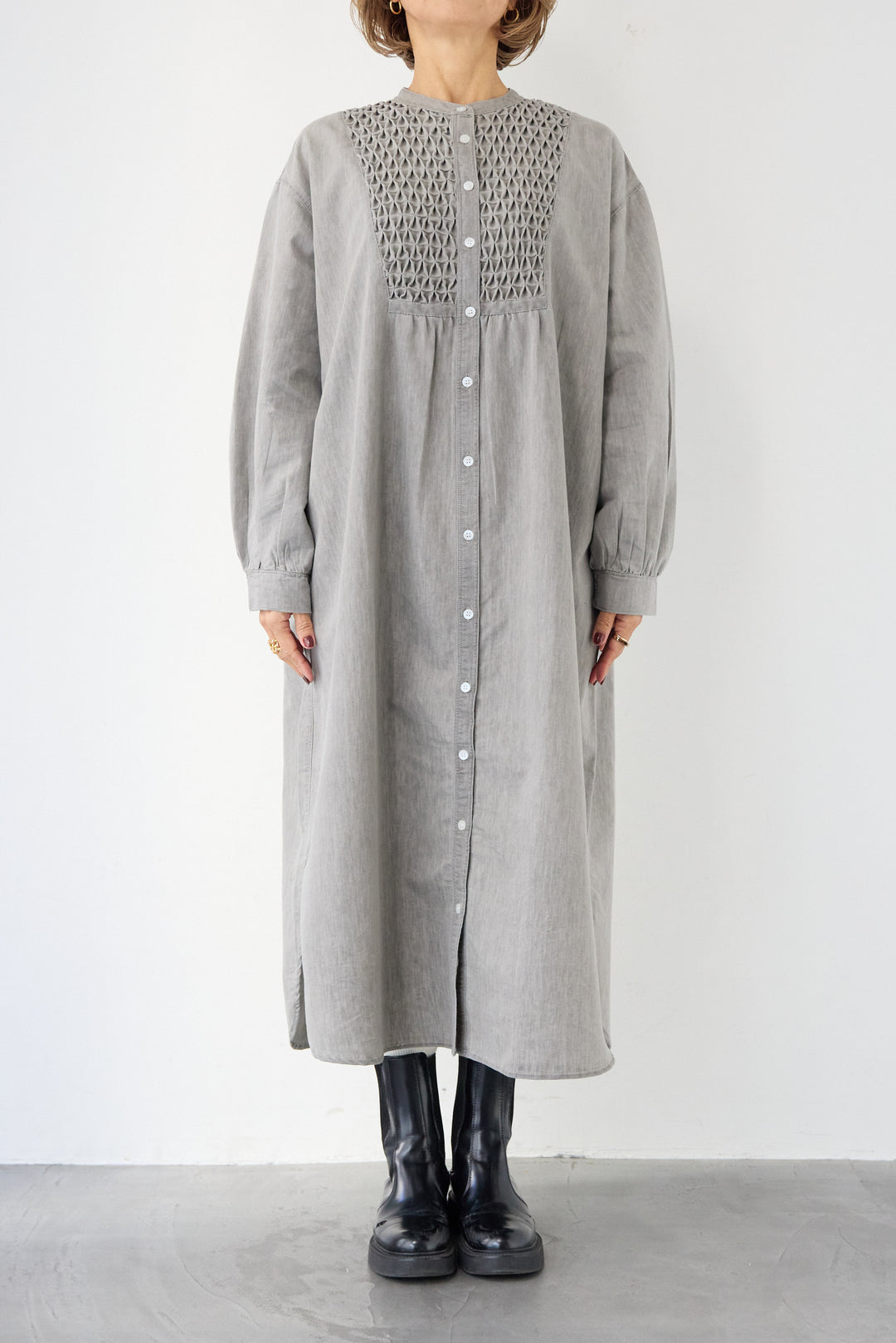 ハンドスモッキングデニムワンピース