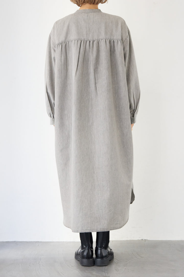 ハンドスモッキングデニムワンピース