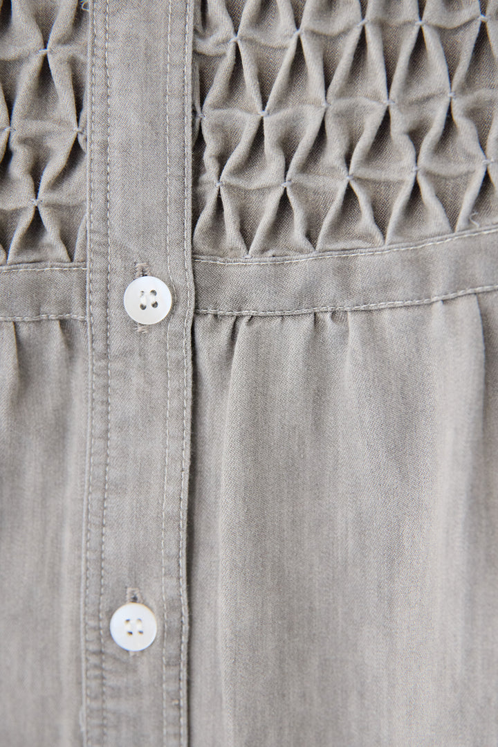 ハンドスモッキングデニムワンピース