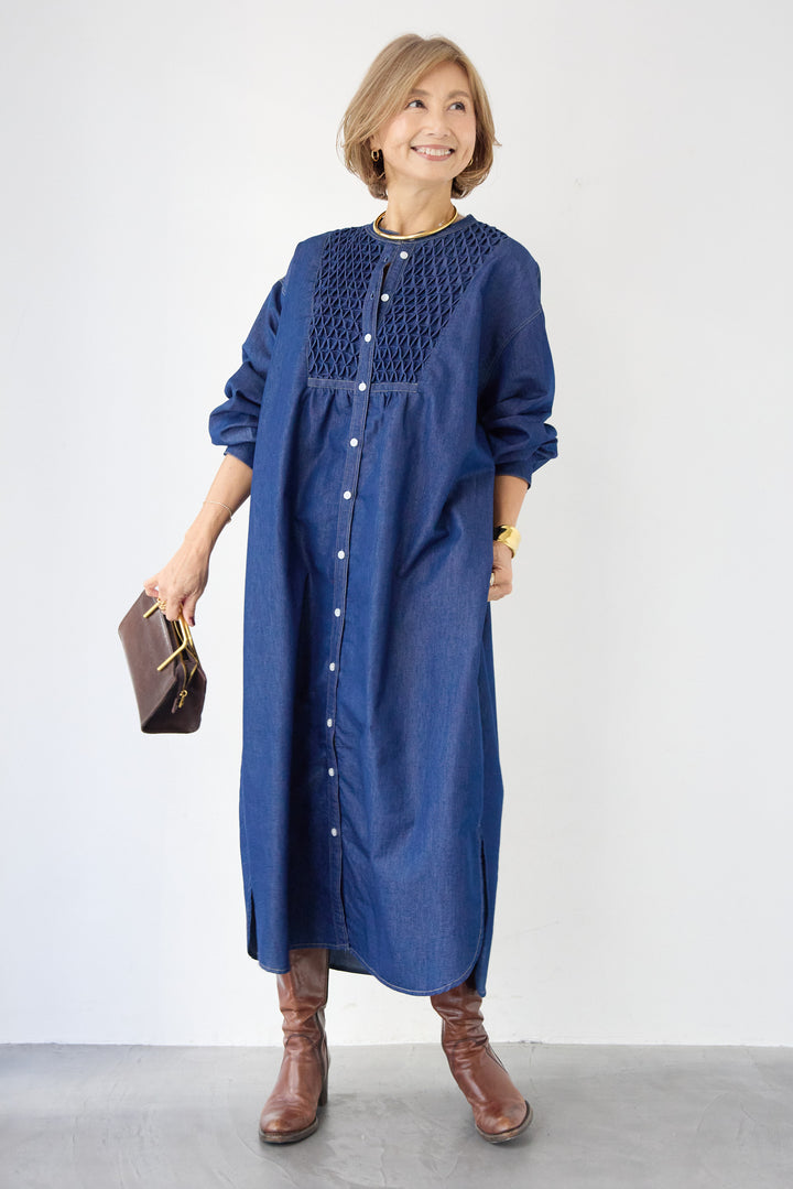 ハンドスモッキングデニムワンピース