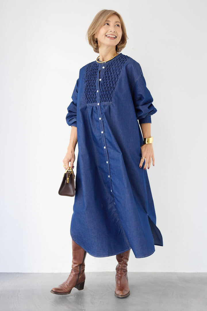 ハンドスモッキングデニムワンピース