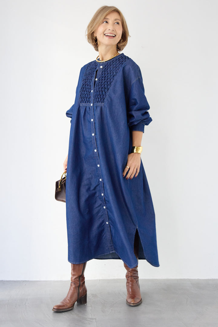 ハンドスモッキングデニムワンピース