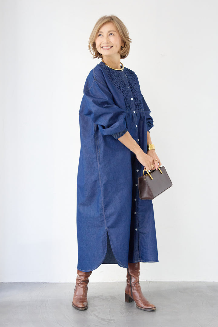 ハンドスモッキングデニムワンピース