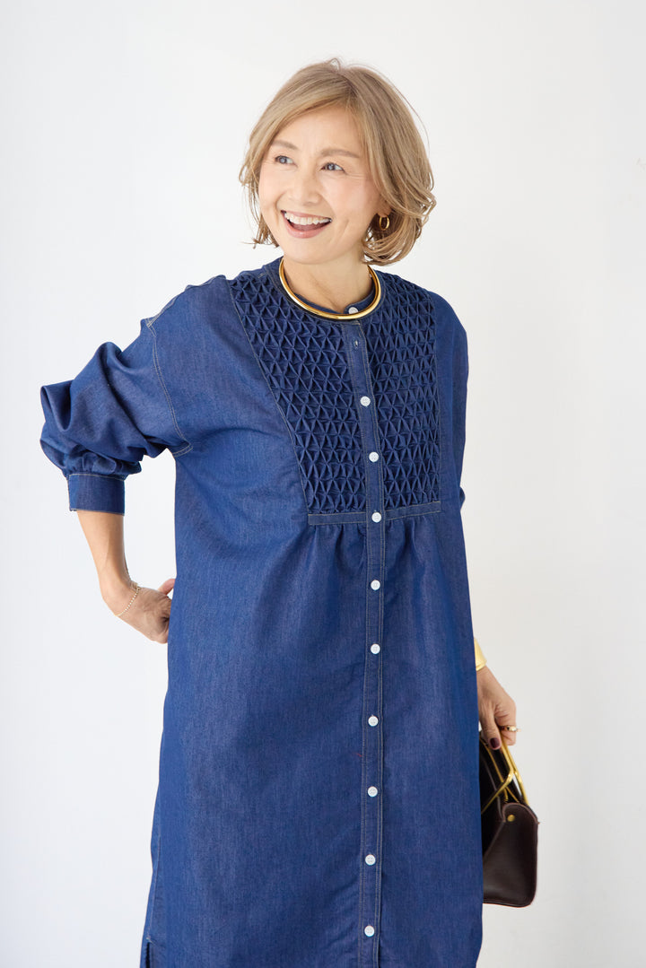 ハンドスモッキングデニムワンピース