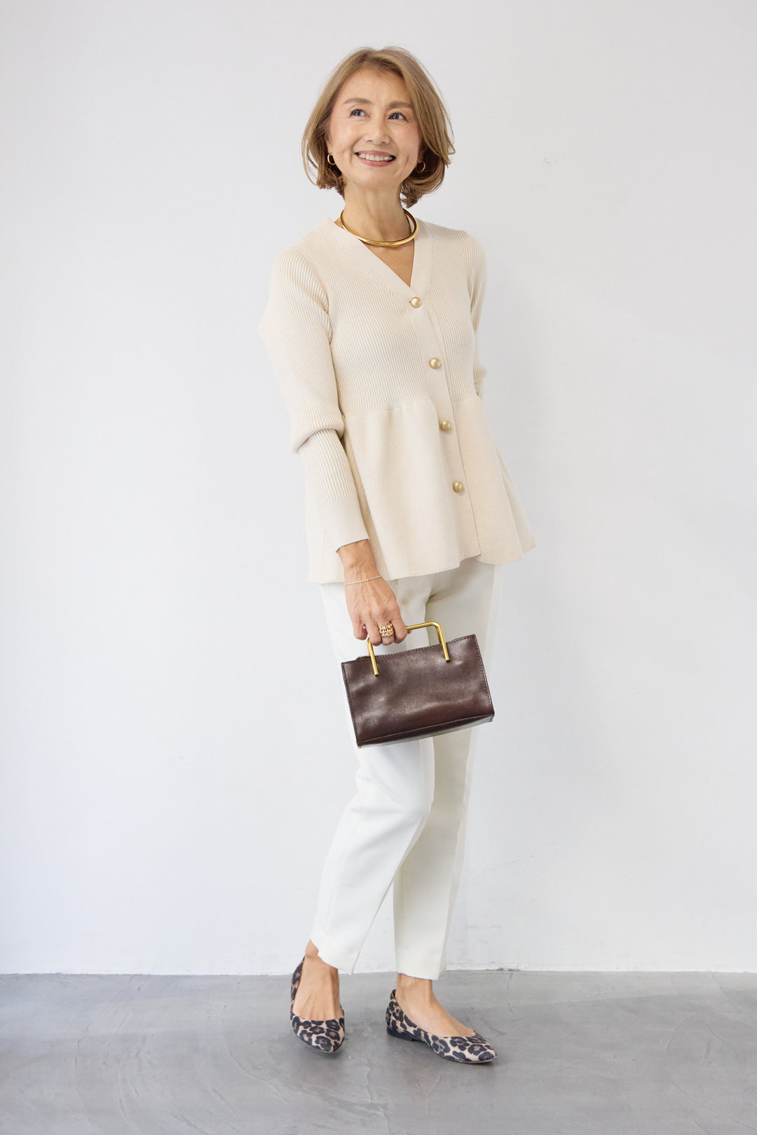 [SET]ゴールドボタンペプラムカーディガン+ウォッシャブルテーパードパンツ(2set)