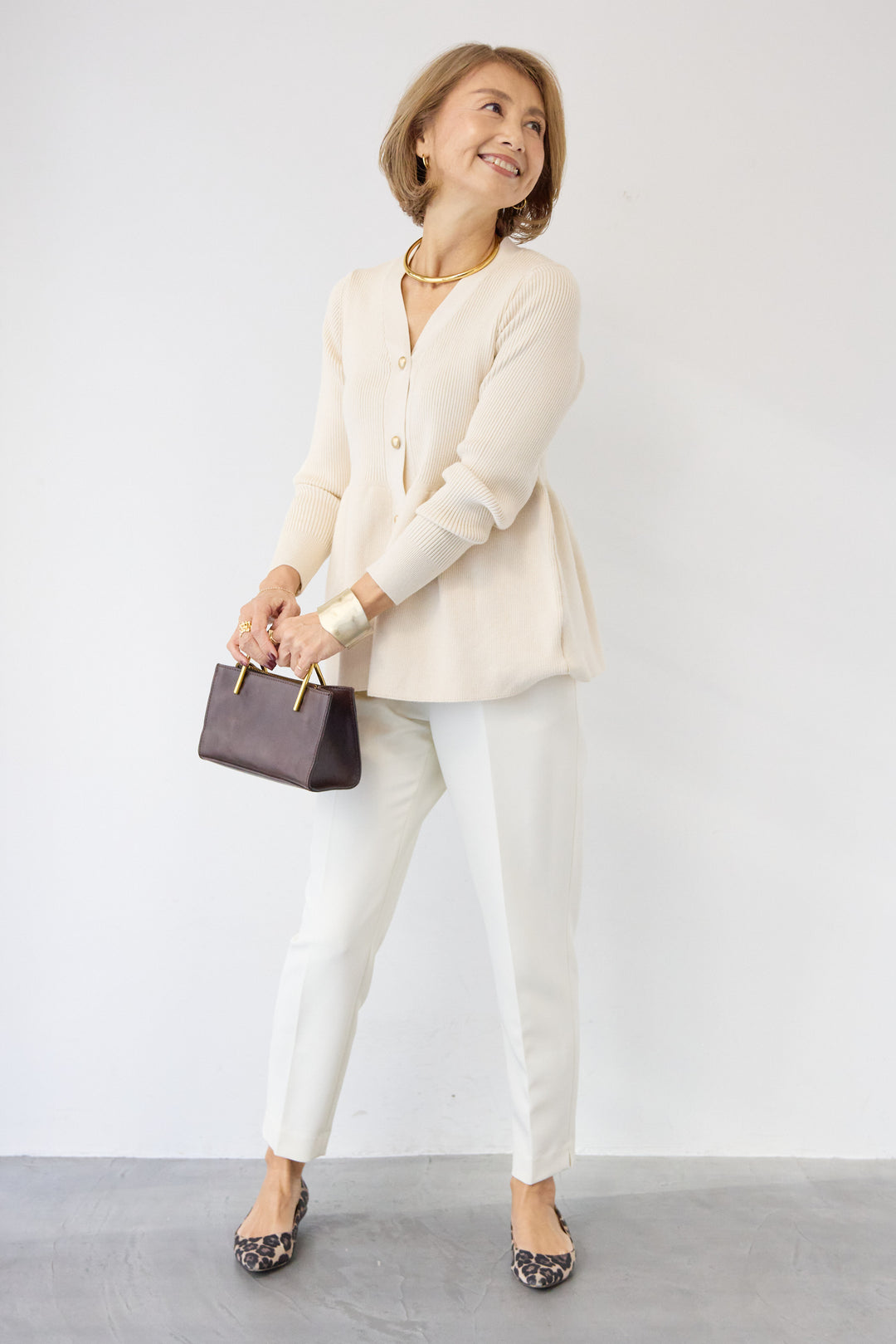 [SET]ゴールドボタンペプラムカーディガン+ウォッシャブルテーパードパンツ(2set)