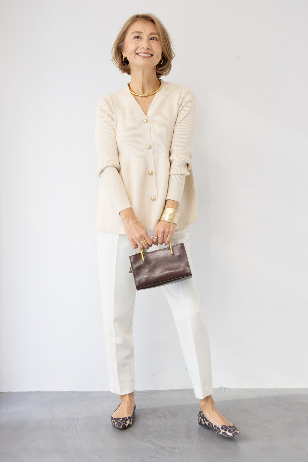 [SET]ゴールドボタンペプラムカーディガン+ウォッシャブルテーパードパンツ(2set)