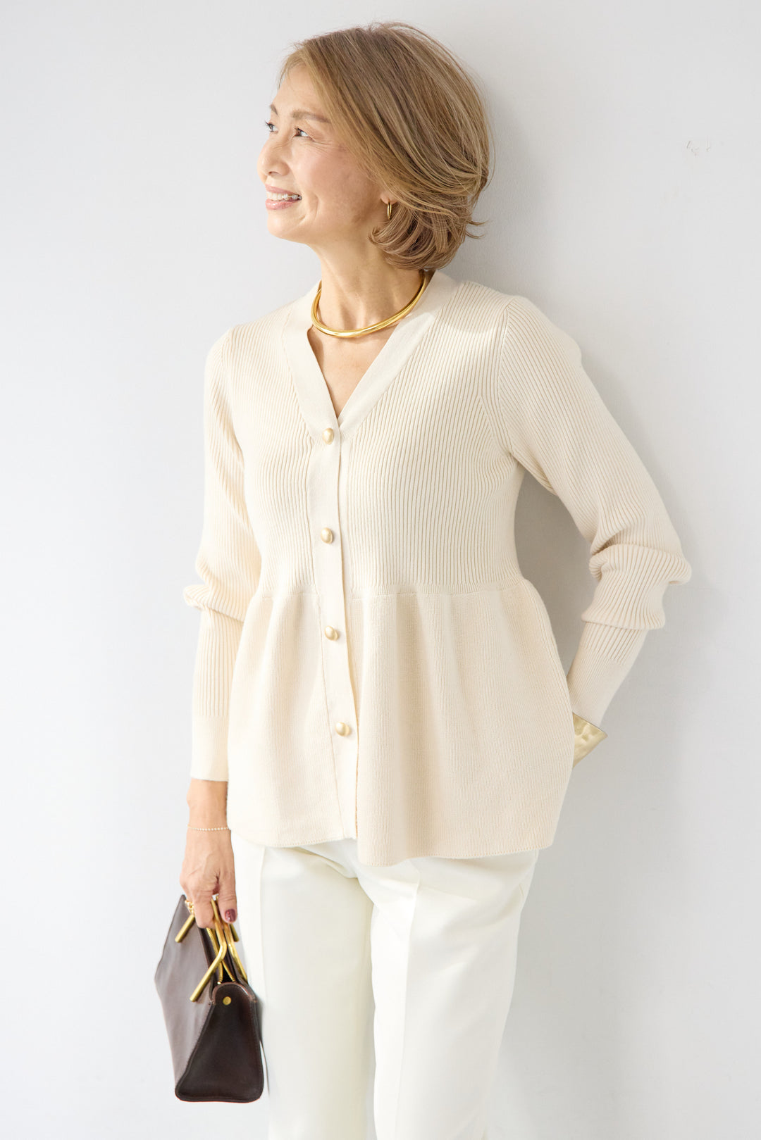 ゴールドボタンペプラムカーディガン