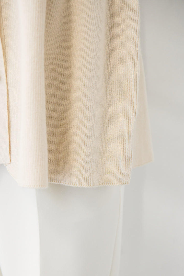 ゴールドボタンペプラムカーディガン