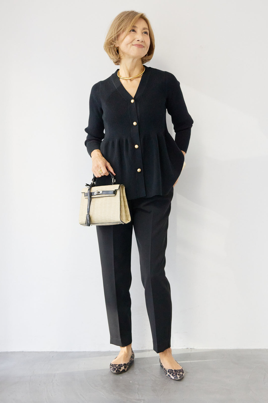 ゴールドボタンペプラムカーディガン