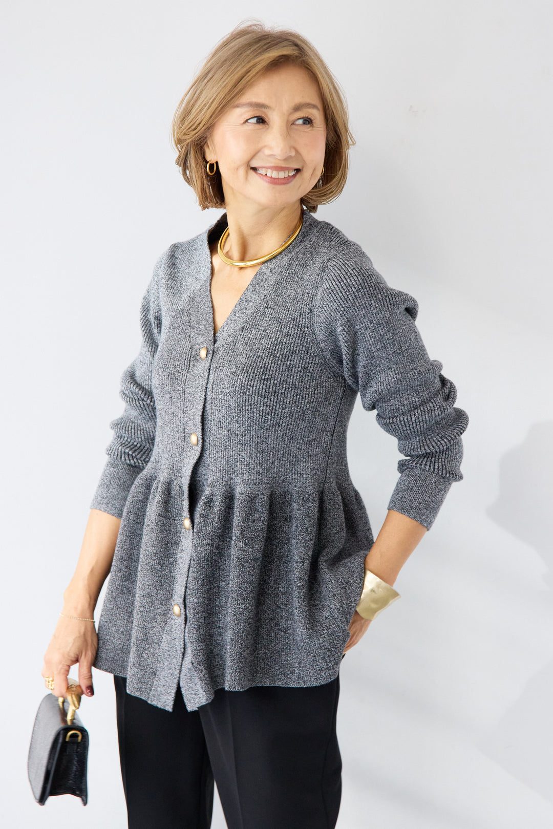 ゴールドボタンペプラムカーディガン