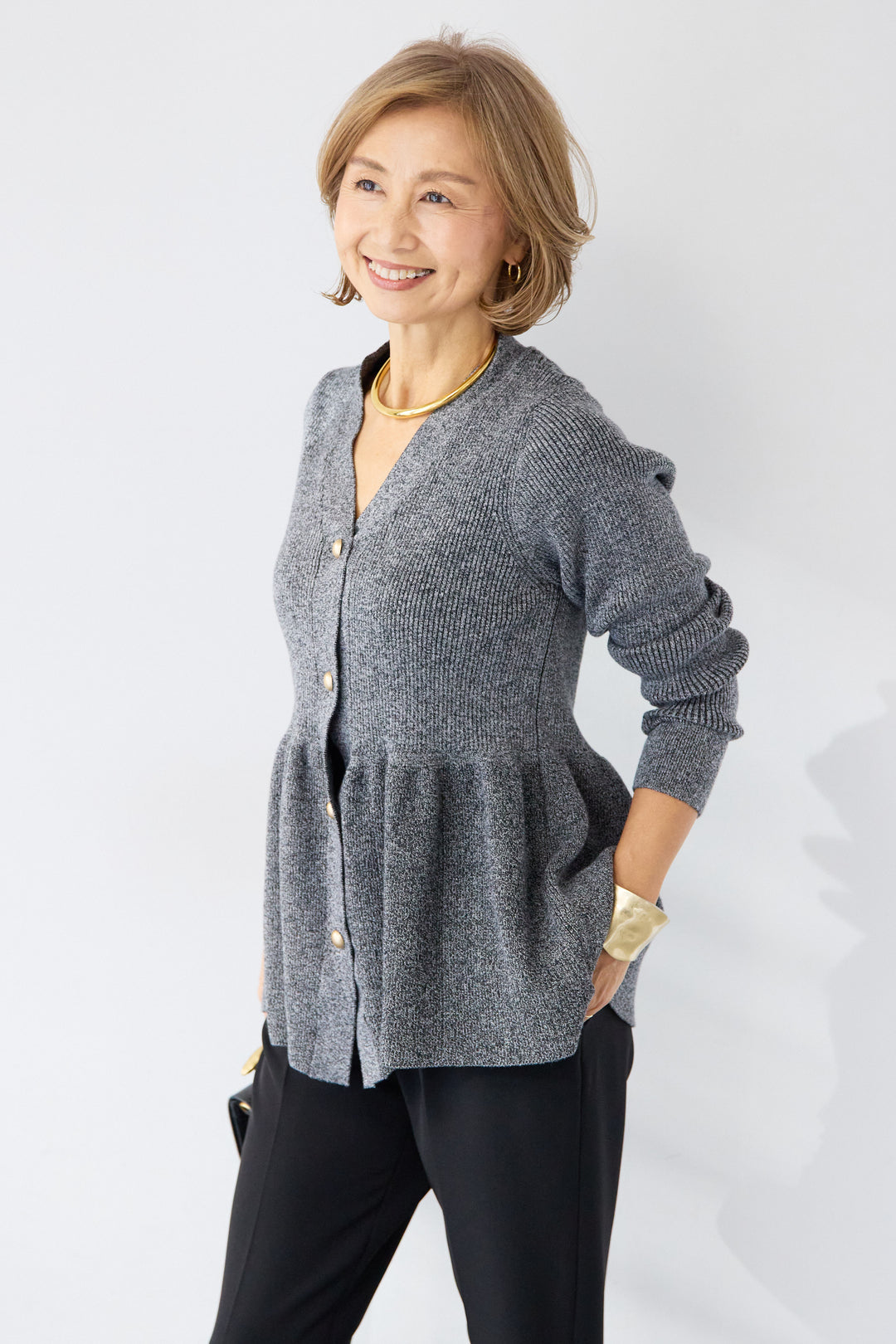 [SET]ゴールドボタンペプラムカーディガン+ウォッシャブルテーパードパンツ(2set)