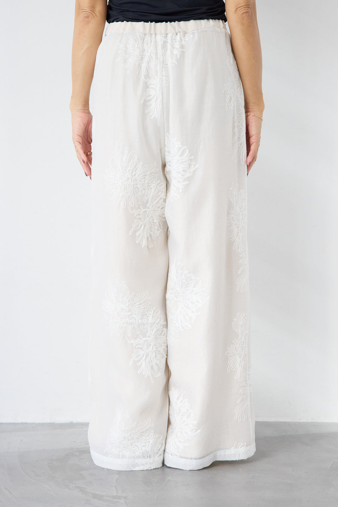 オーガンジー刺繍パンツ