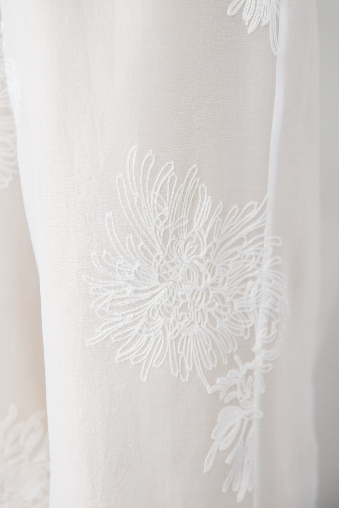 オーガンジー刺繍パンツ