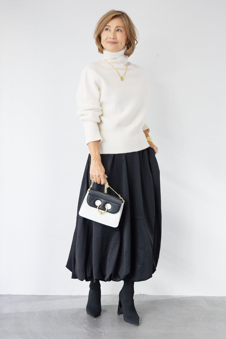 ライトウォームタートルネックニット