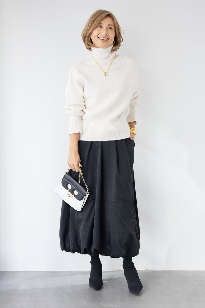 ライトウォームタートルネックニット