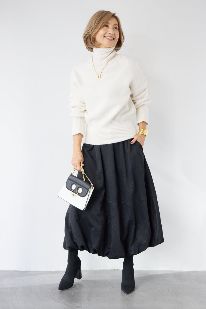 ライトウォームタートルネックニット