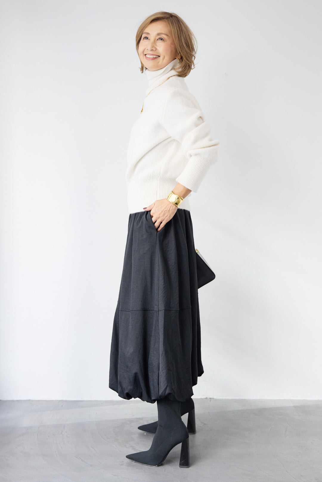 ライトウォームタートルネックニット