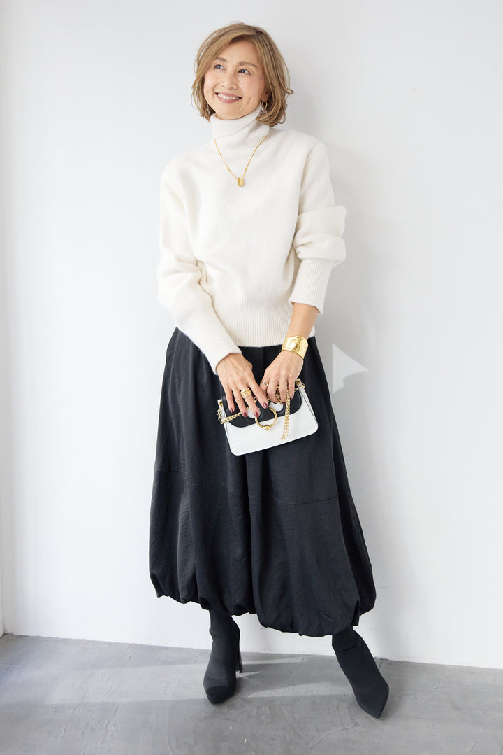 ライトウォームタートルネックニット