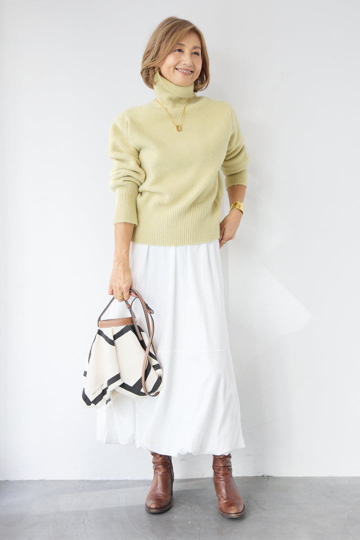 ライトウォームタートルネックニット