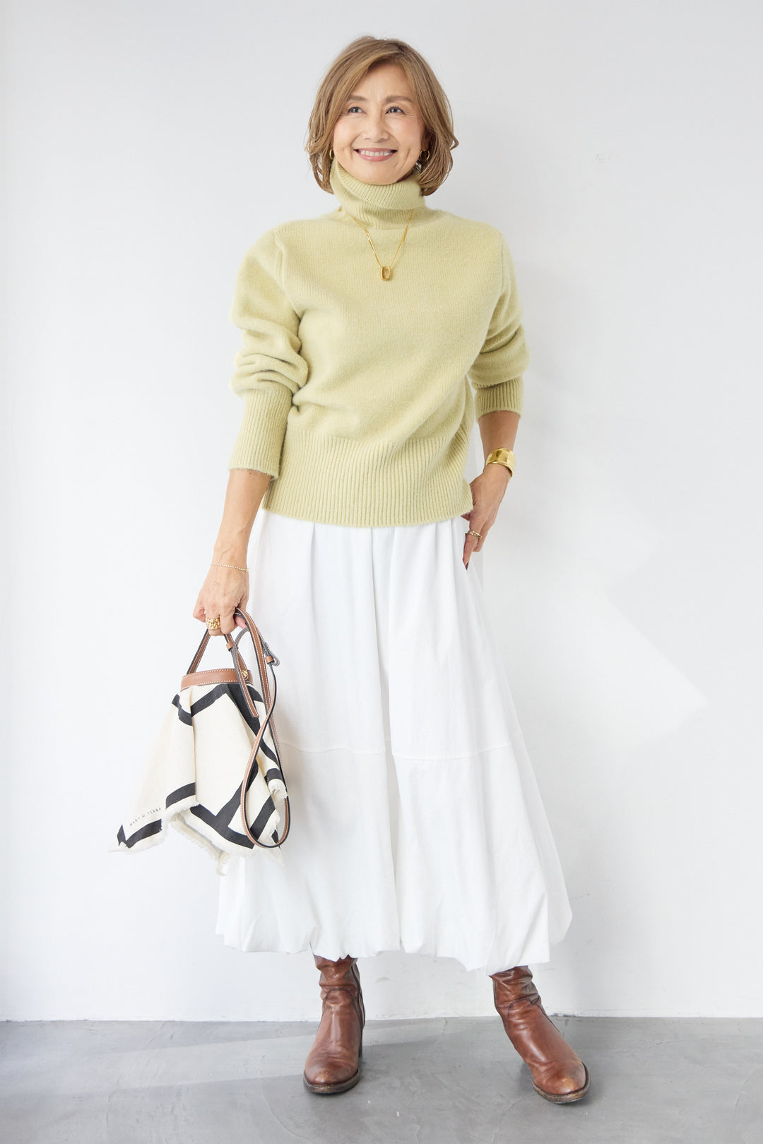 ライトウォームタートルネックニット