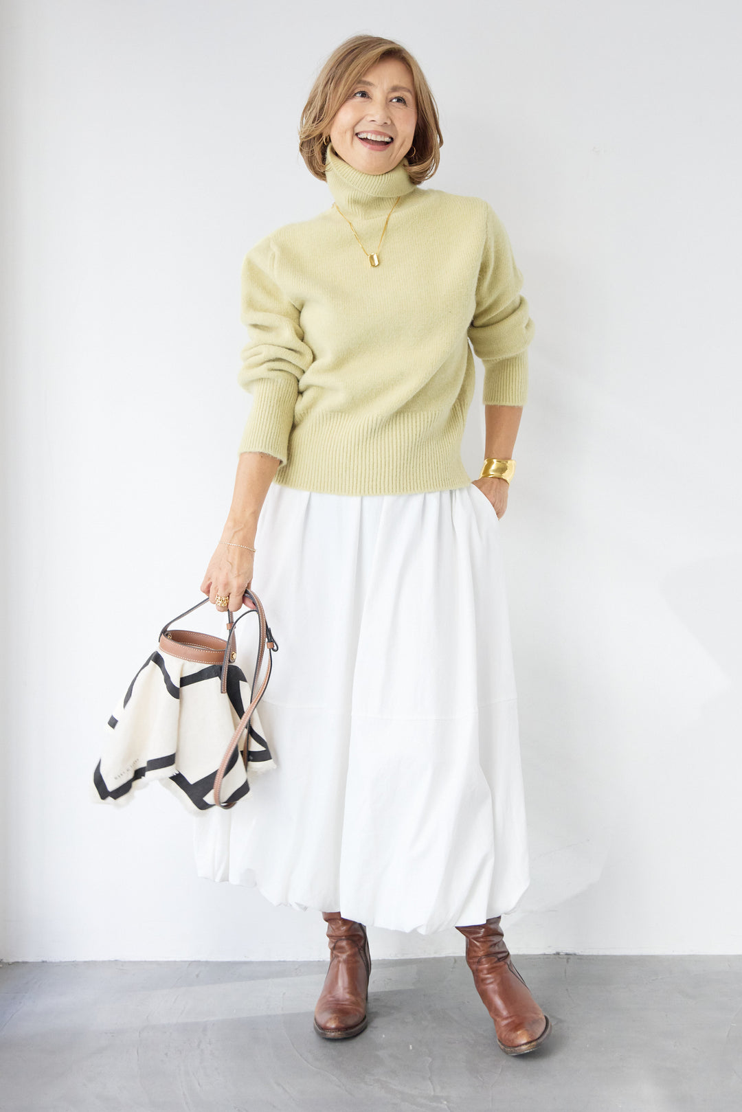 ライトウォームタートルネックニット