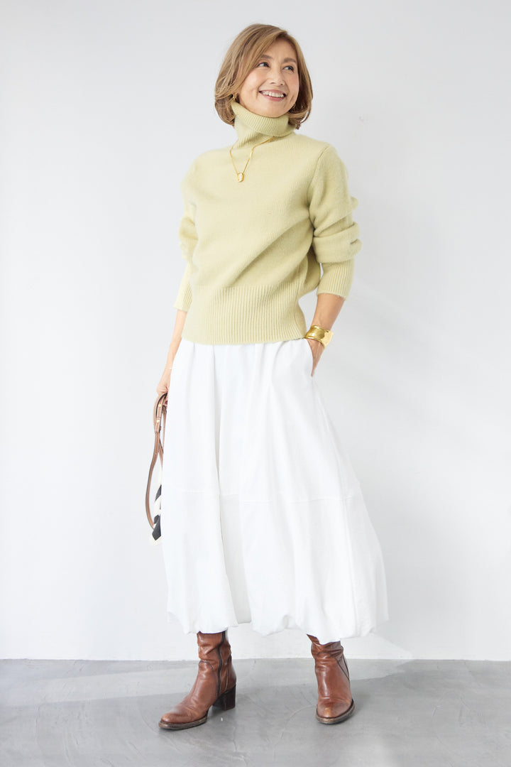 ライトウォームタートルネックニット