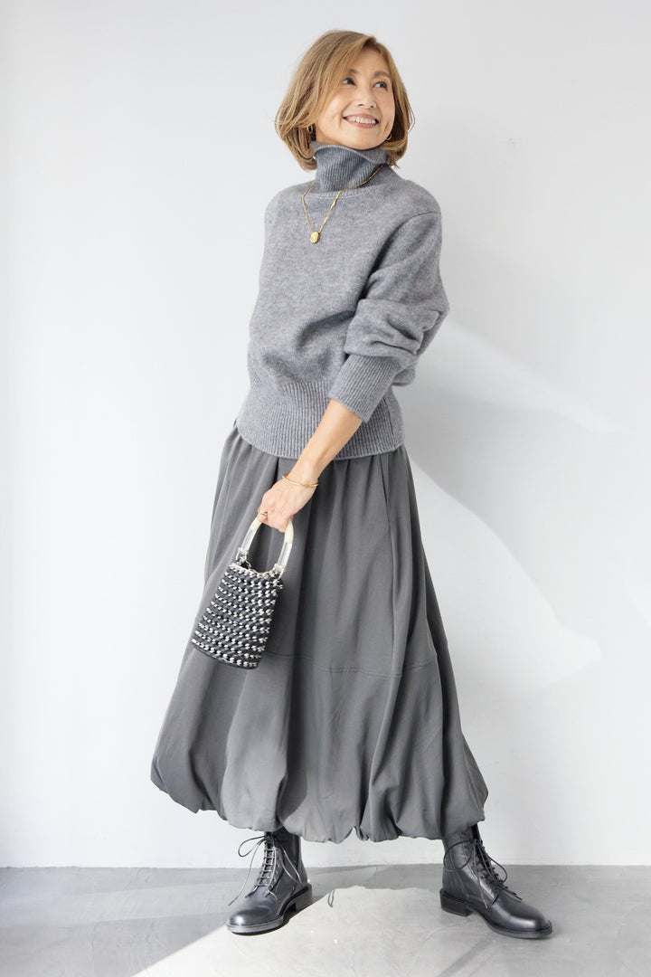 ライトウォームタートルネックニット