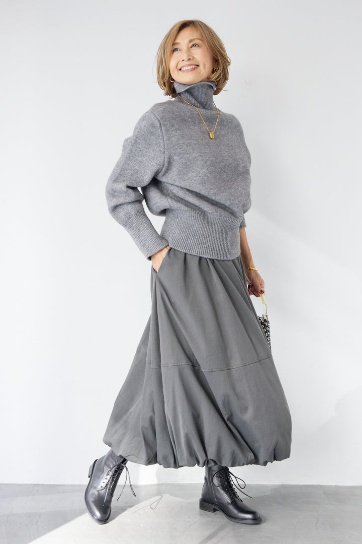 ライトウォームタートルネックニット