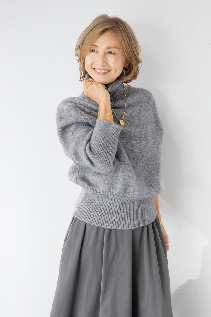 ライトウォームタートルネックニット