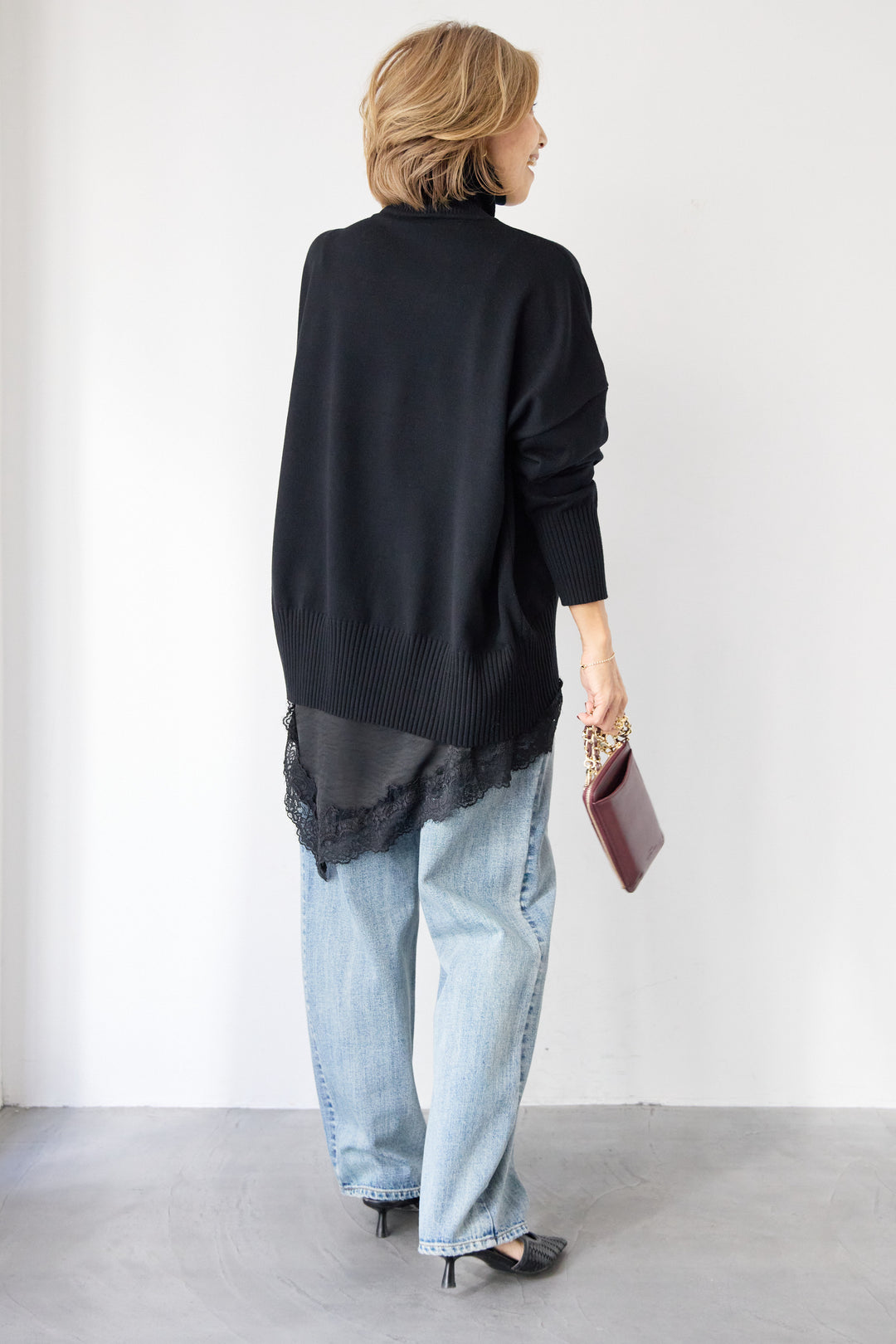 ゆるシルエットタートルネックニット