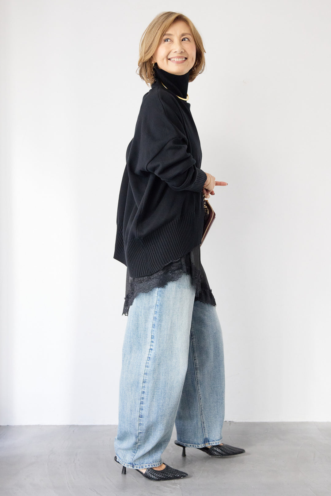 ゆるシルエットタートルネックニット