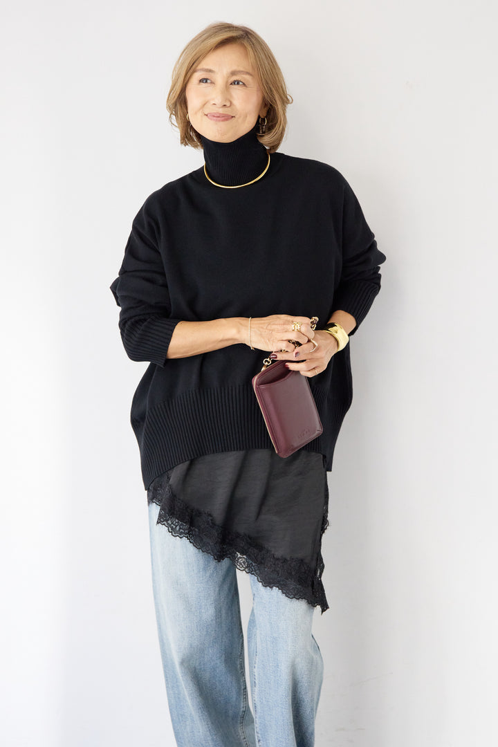 ゆるシルエットタートルネックニット