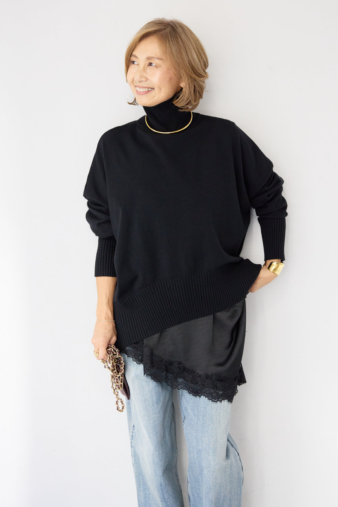 ゆるシルエットタートルネックニット